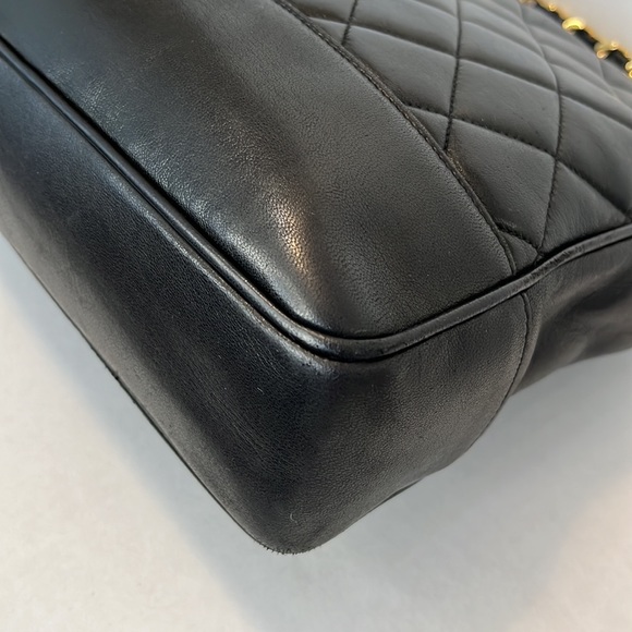 SOLD! Chanel Quilted Lambskin CC Tote - Picture 5 of 16